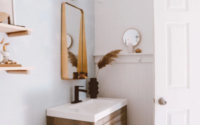 A DIY bathroom makeover for under $1000 + no power tools